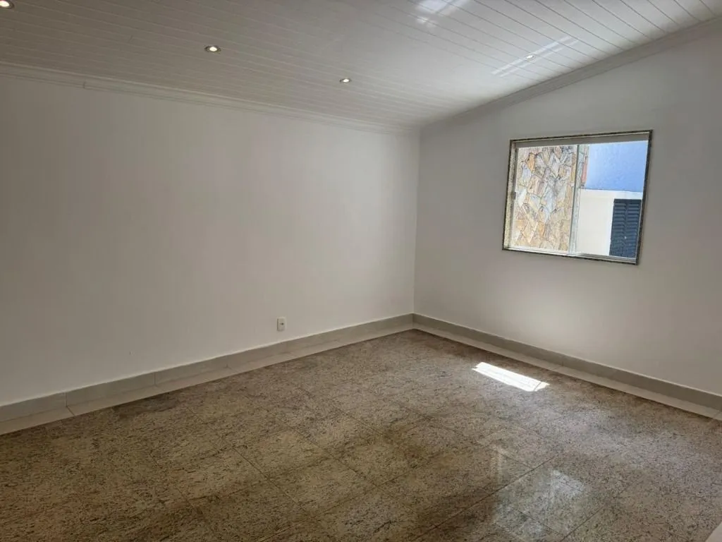 House with 5 bedrooms and 4 bathrooms plus open pool — photo 19