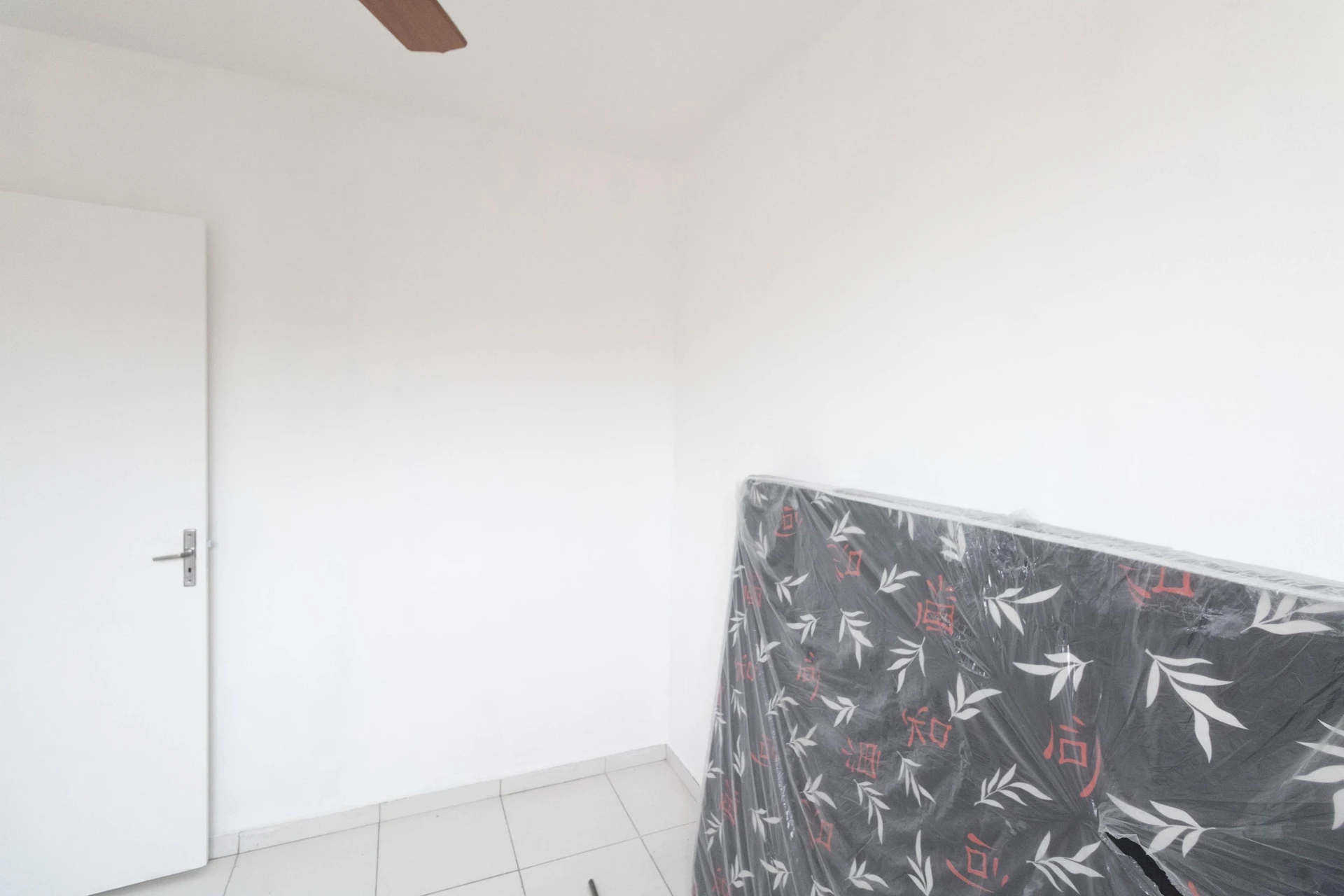 Apartamento de 2 quartos em condomínio com piscina — photo 19