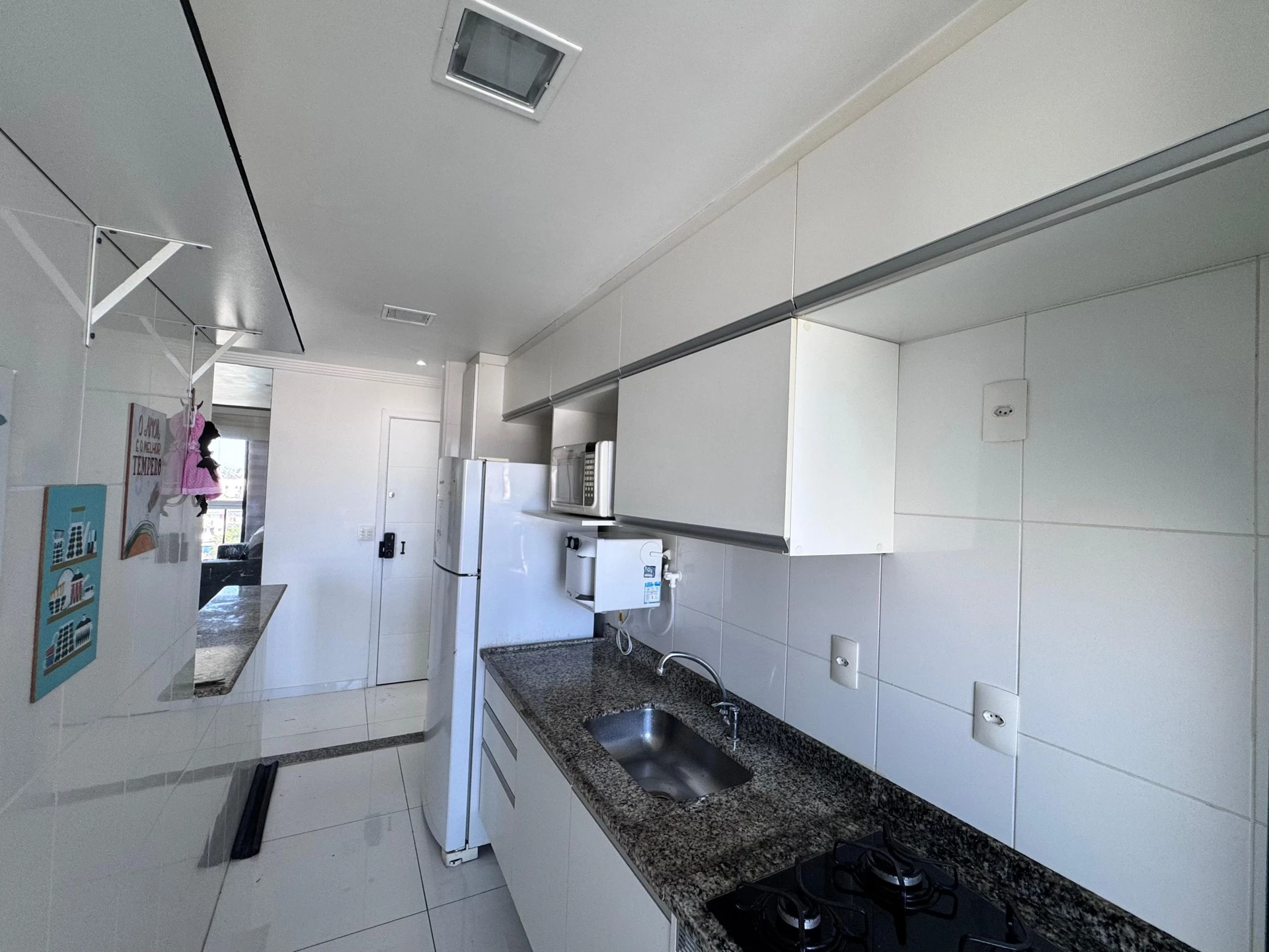 3-bedroom apartment with a grill on the balcony — photo 11
