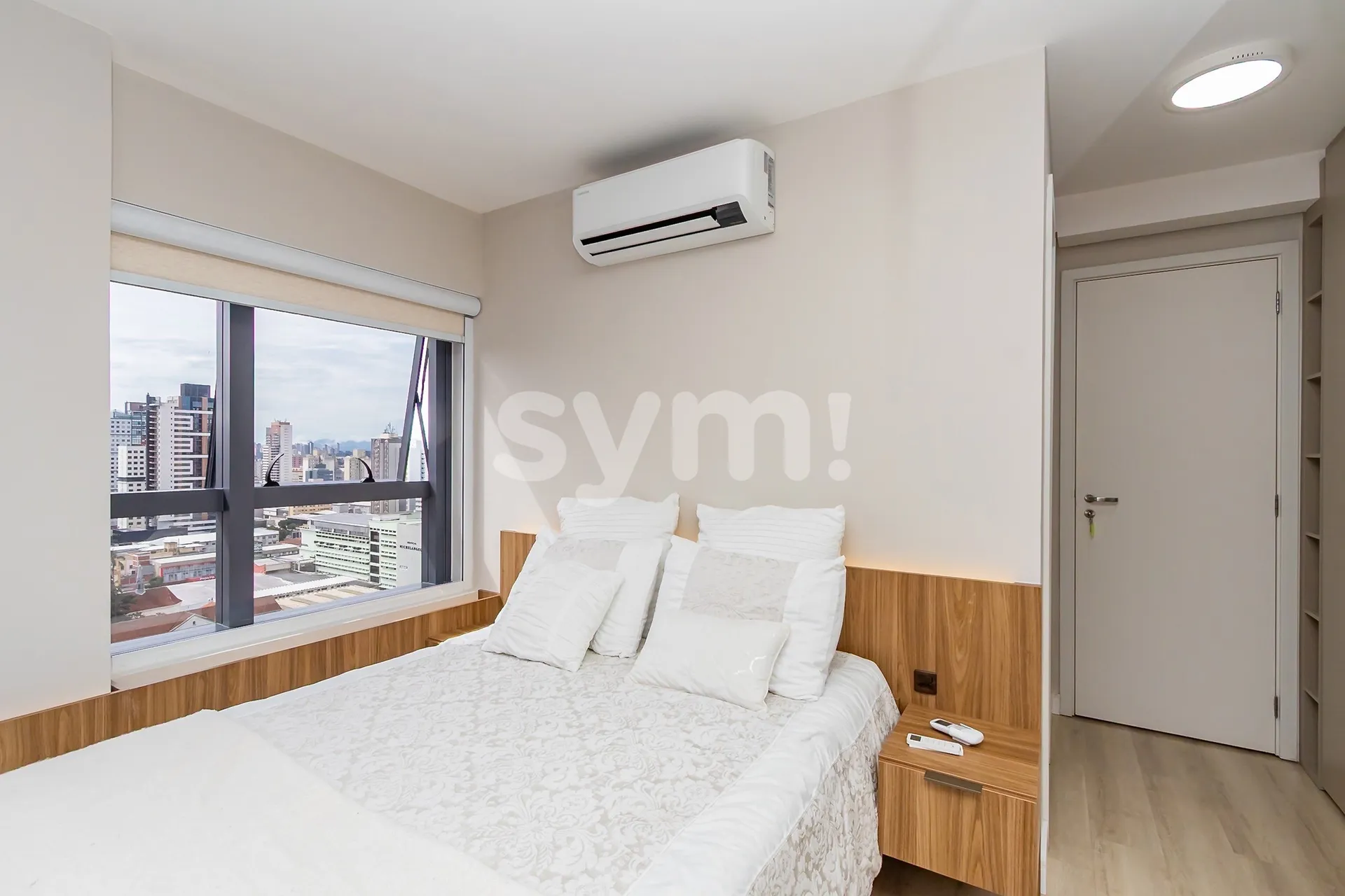 Furnished 2-bedroom apartment with a balcony grill — photo 44