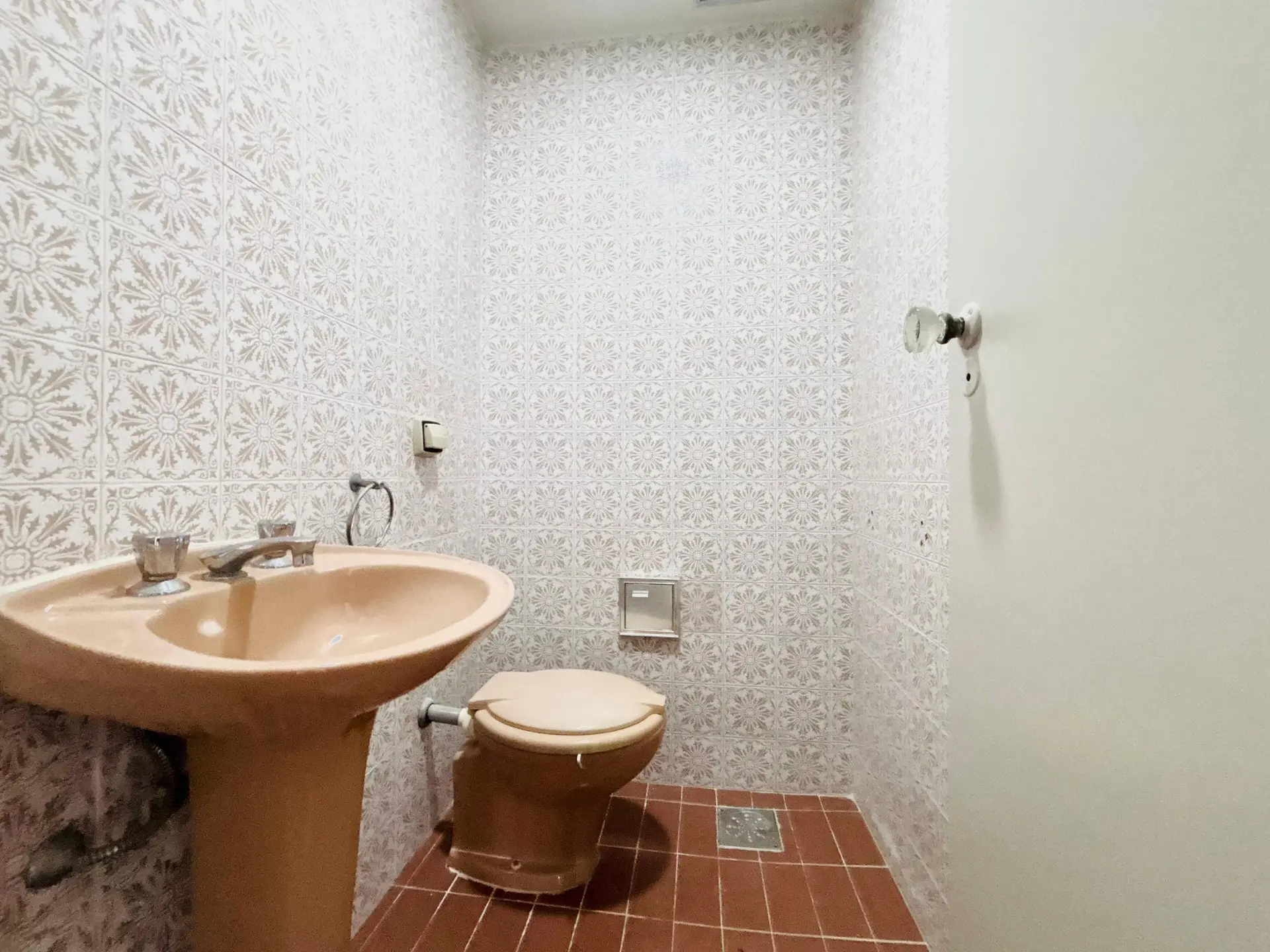 Apartment, 92 m², with wood or laminate floors — photo 44