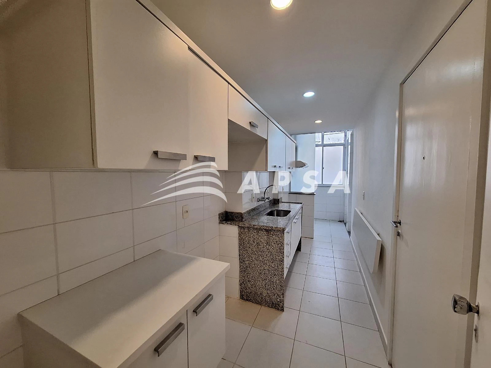 2-bedroom apartment with a mountain view — photo 2