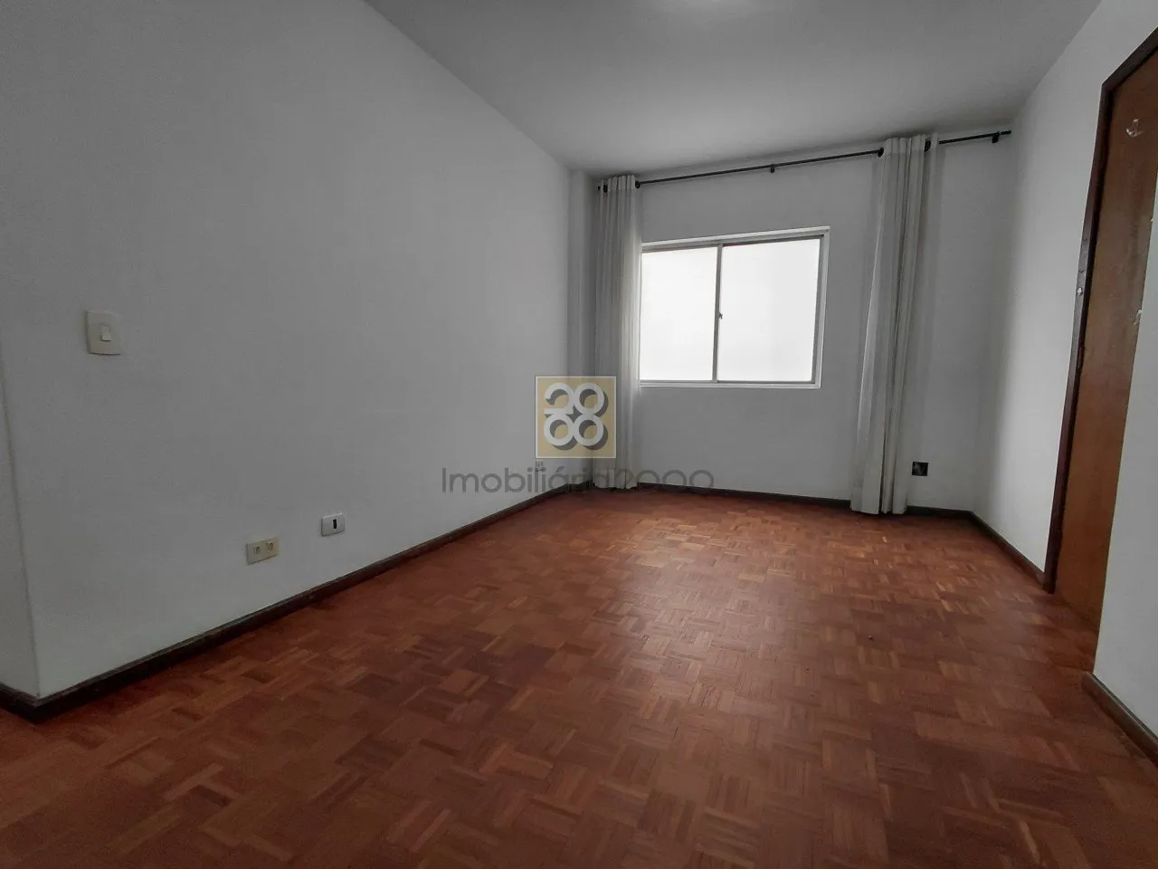 1-bedroom apartment with 1 parking space and 75 m² — photo 5