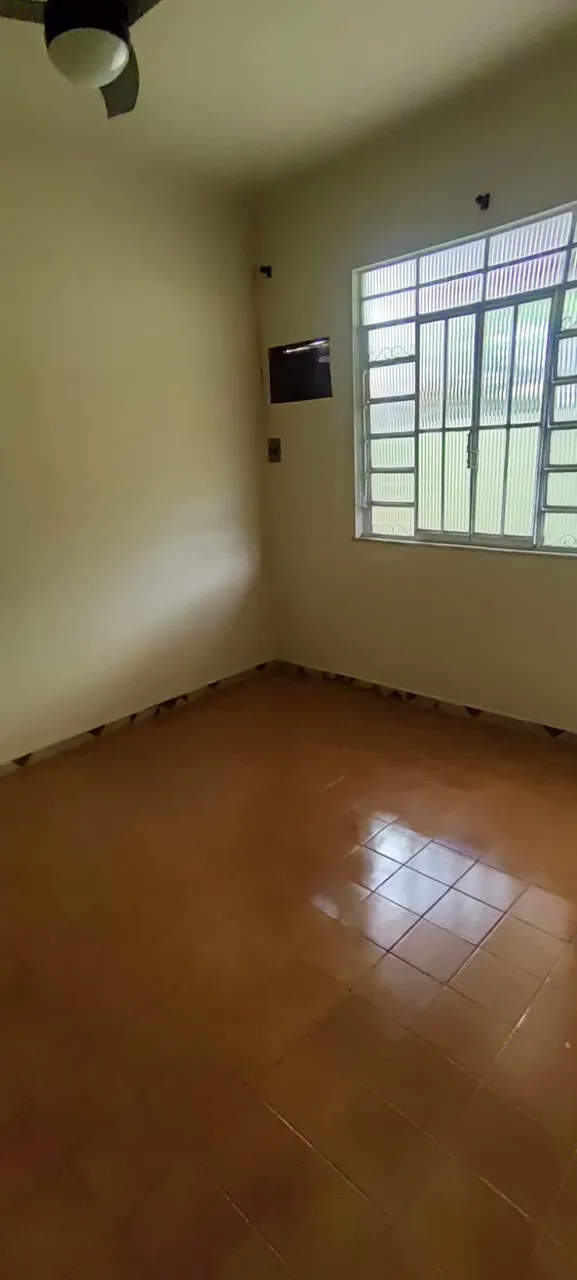 1-bedroom house with balcony and a glass shower enclosure — photo 12