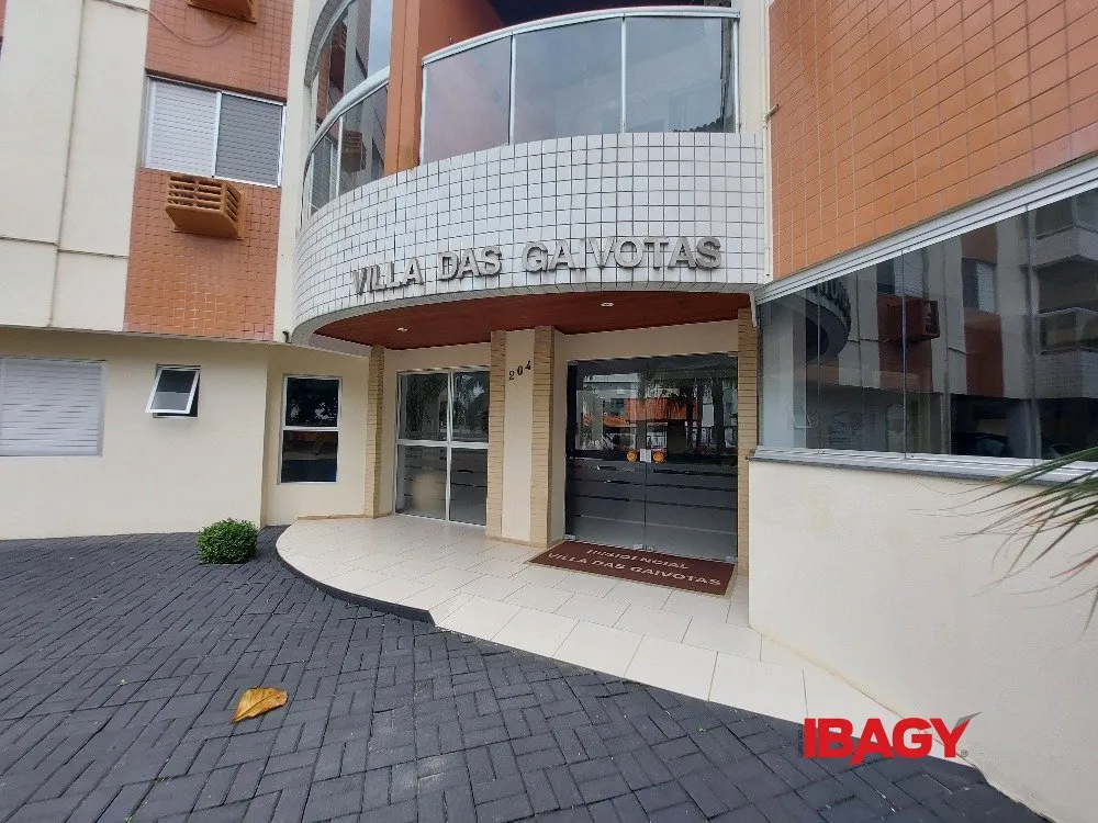 Apartamento de 2 dormitórios com piscina ao ar livre — photo 22