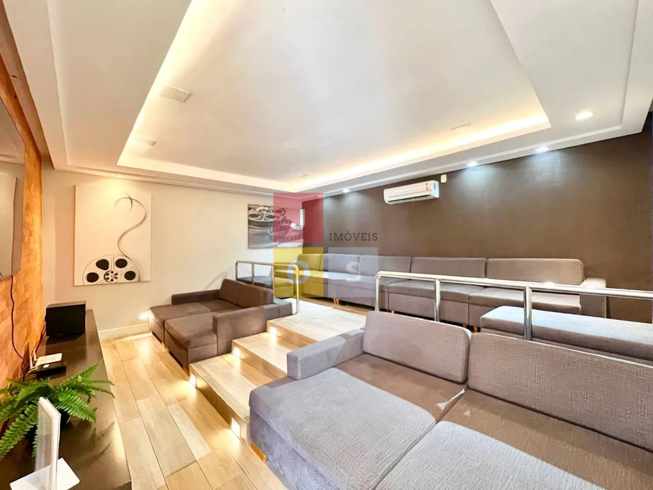 Furnished 4-bedroom suite apartment with 156 m² — photo 153