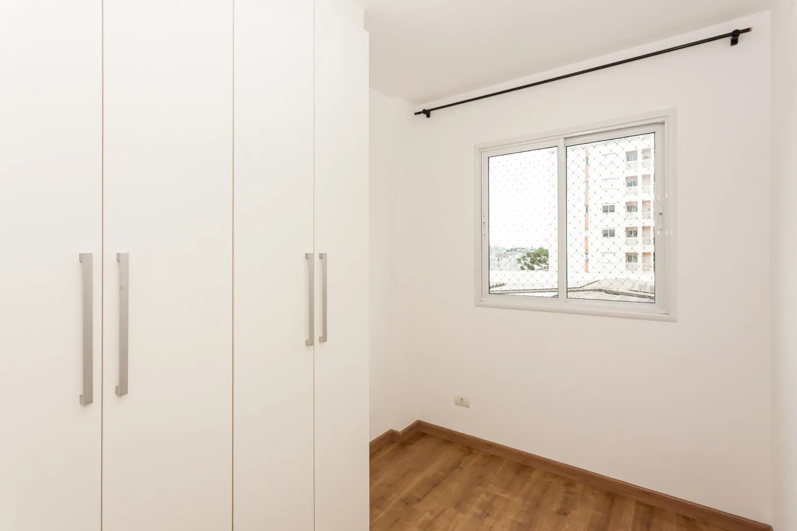 Apartment, 60 m², with wood or laminate floors — photo 36