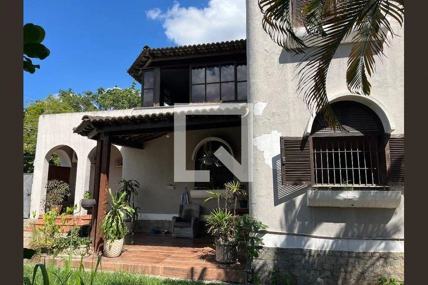 Furnished house with 5 bedrooms and 700 m² — photo 23