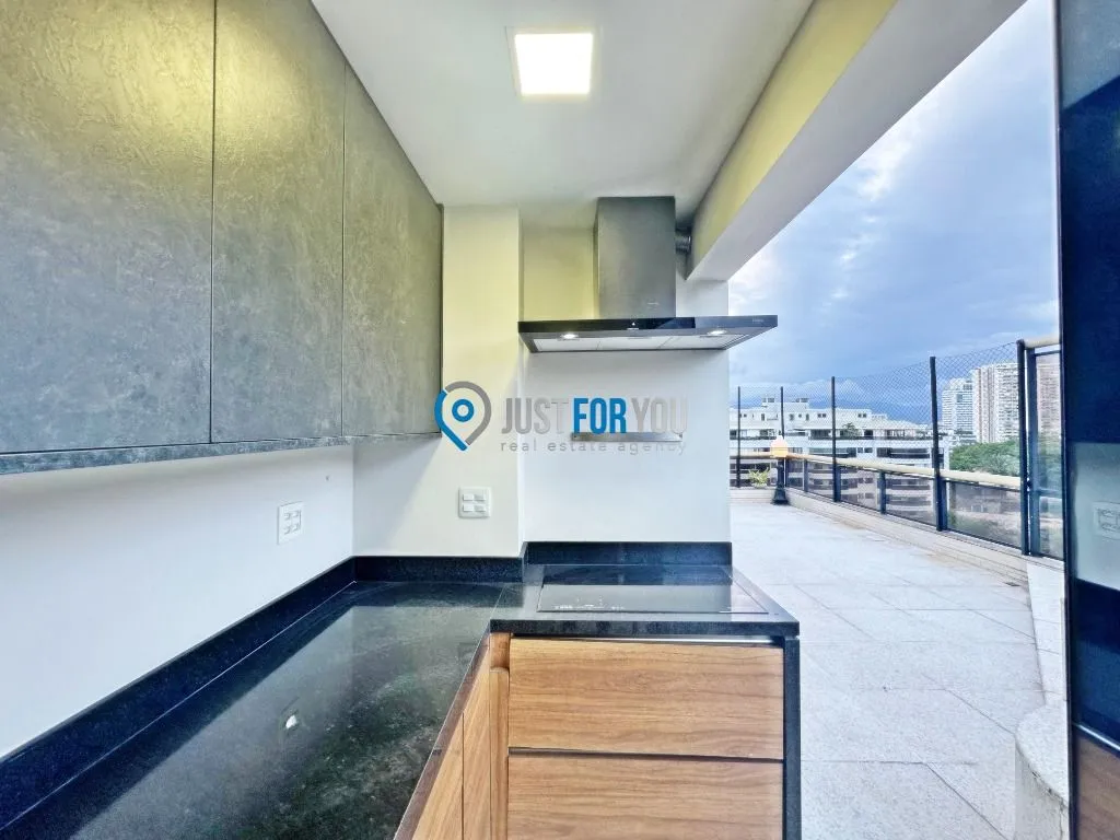 3-bedroom apartment with 5 bathrooms and 370 m² — photo 59