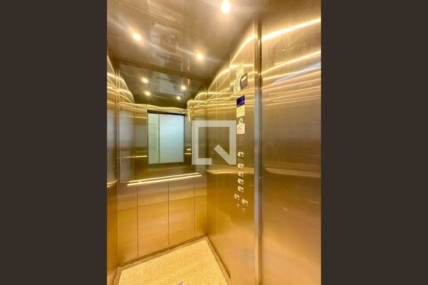 Balcony with a grill in a 2-bedroom apartment, 92 m² — photo 37