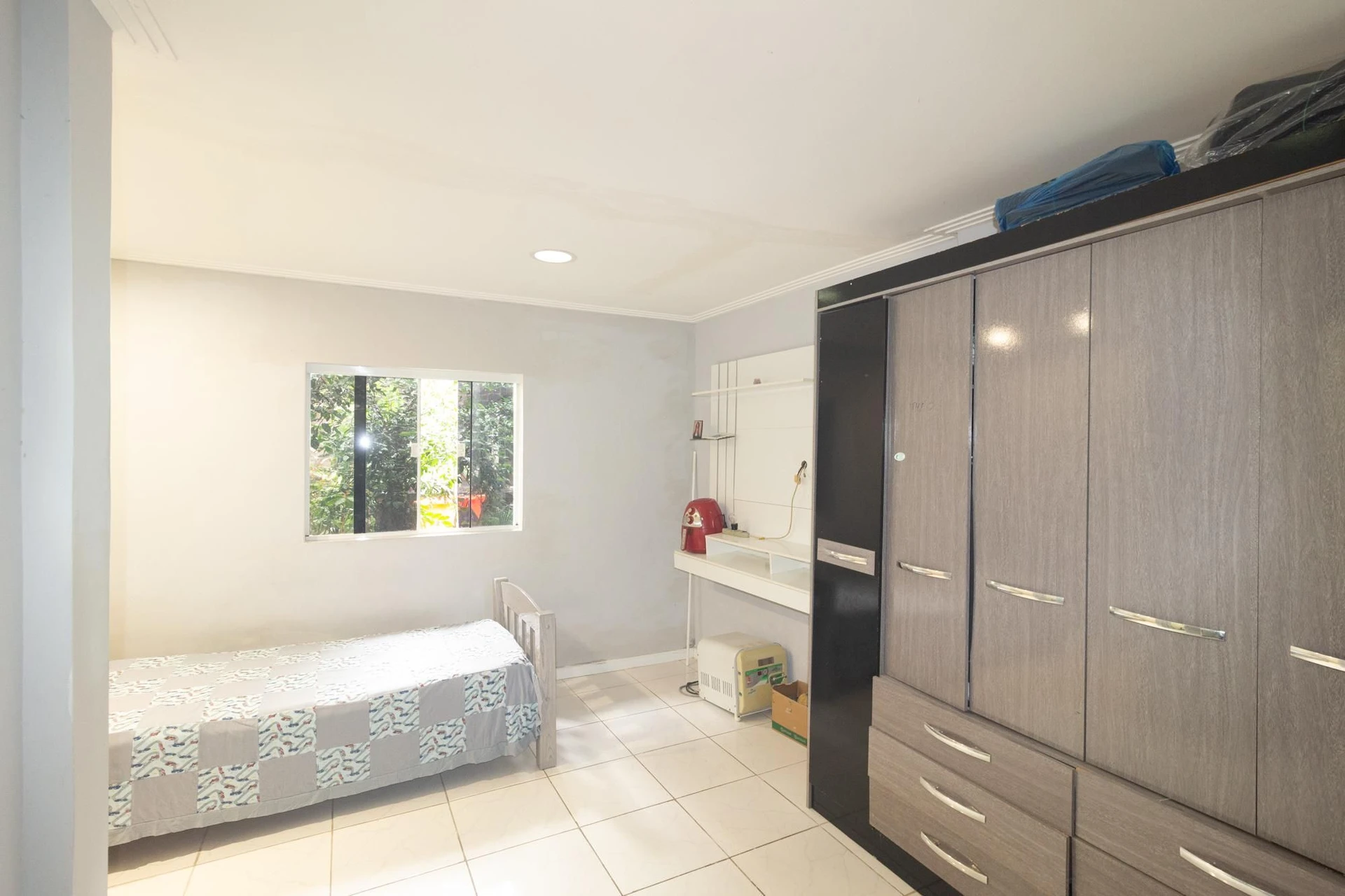 360 m² house with a home office and a garden — photo 17