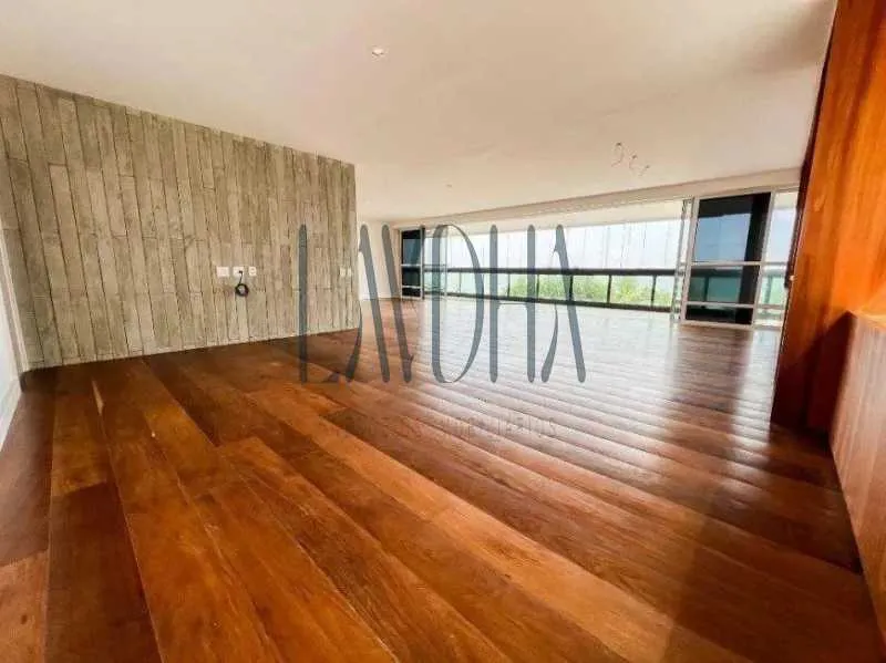 Apartamento residencial con 3 dormitorios y 4 baños — photo 9