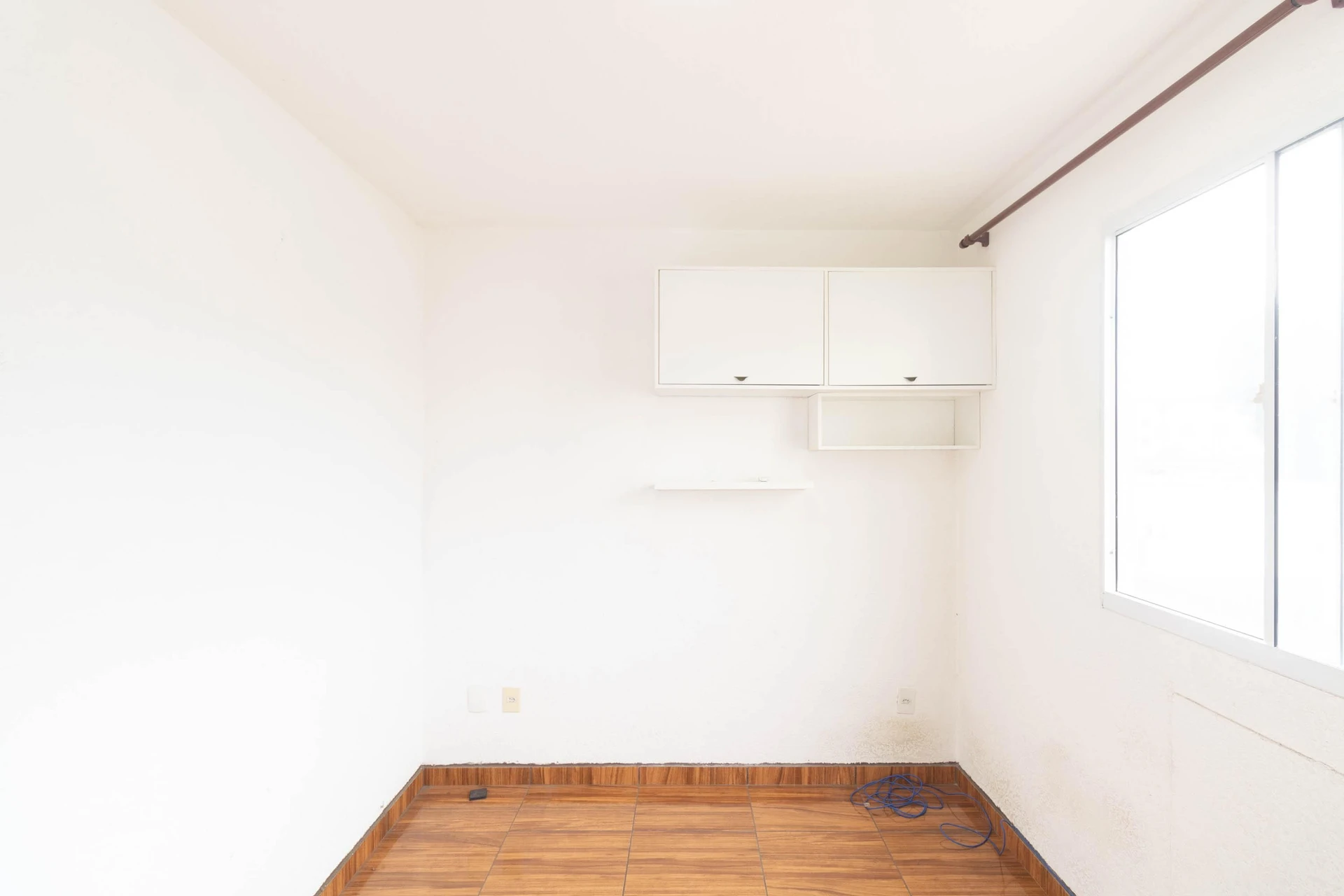 2-bedroom apartment with a glass-enclosed shower — photo 21