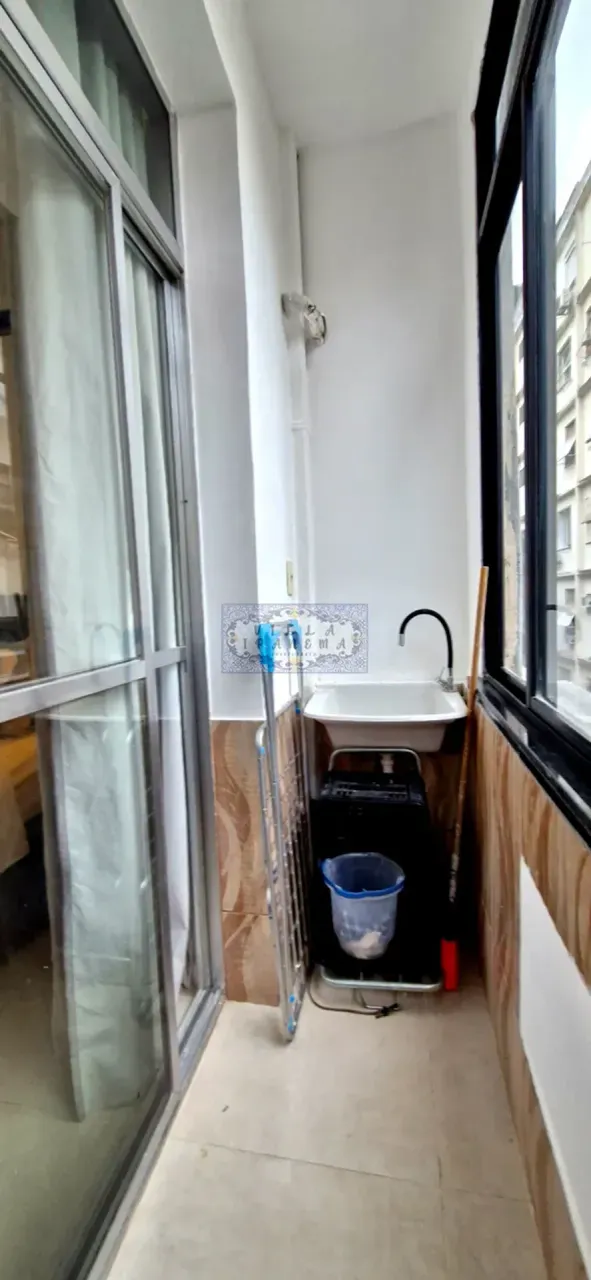 Furnished 1-bedroom apartment with a glassed-in balcony — photo 19