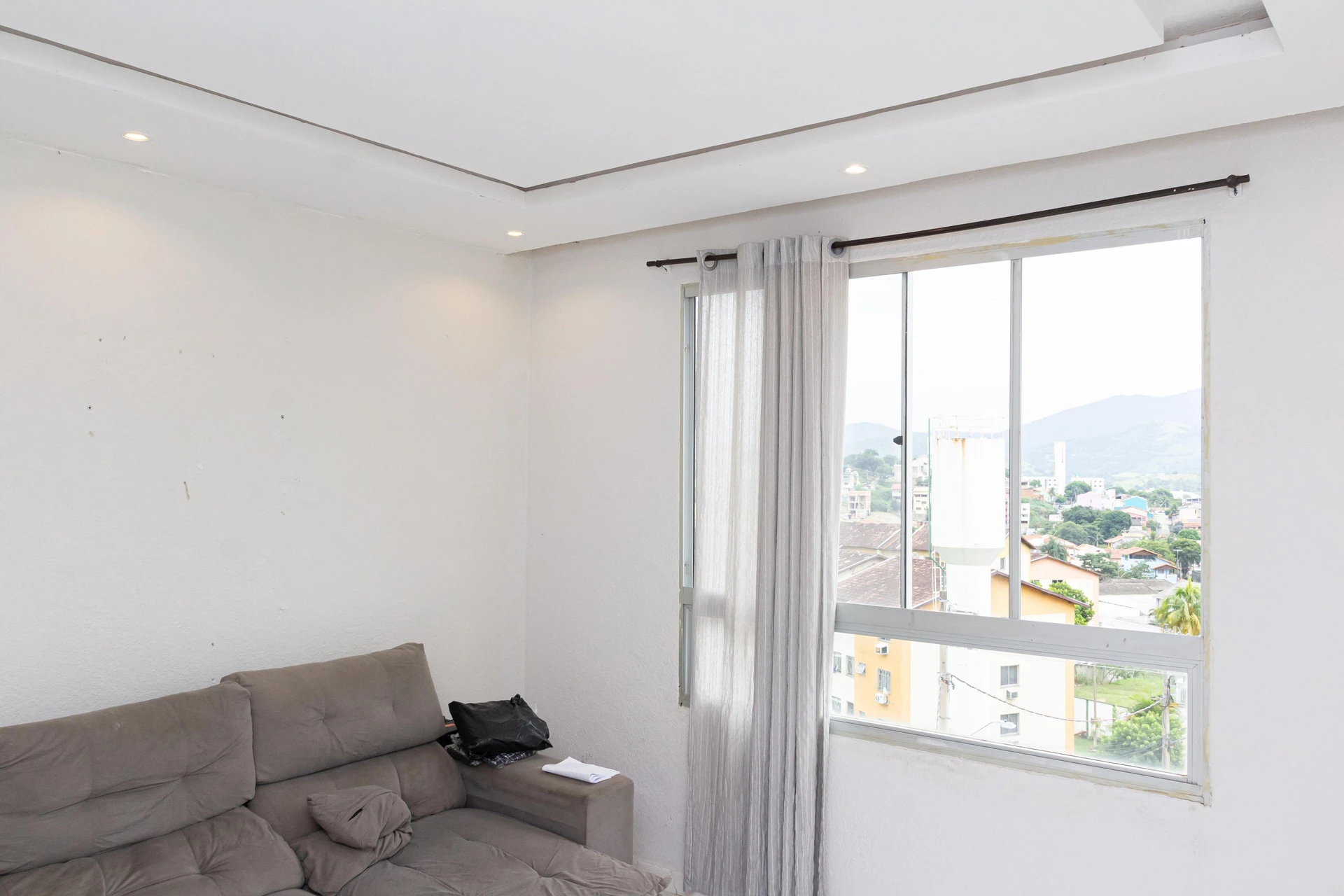 2-bedroom rental apartment with 1 bathroom and 1 parking spot