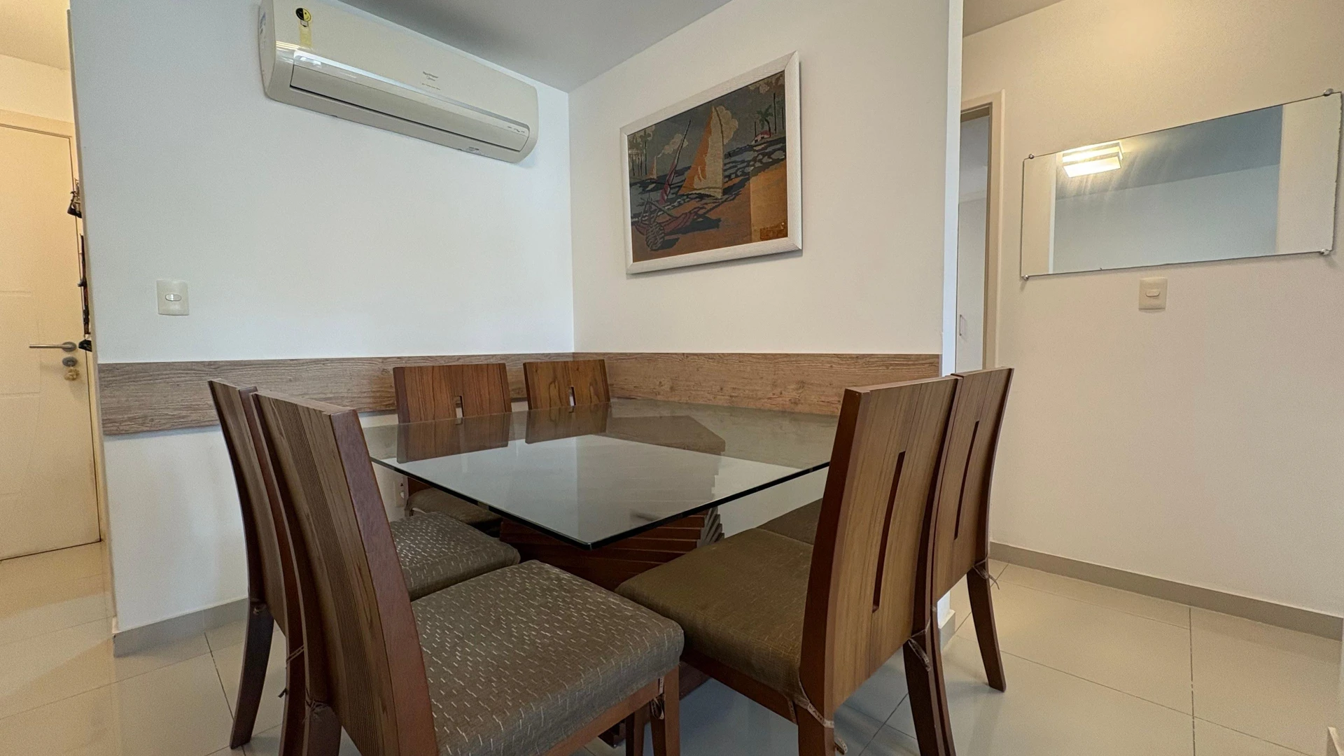 100 m² apartment with a grill on the balcony and a jacuzzi — photo 51