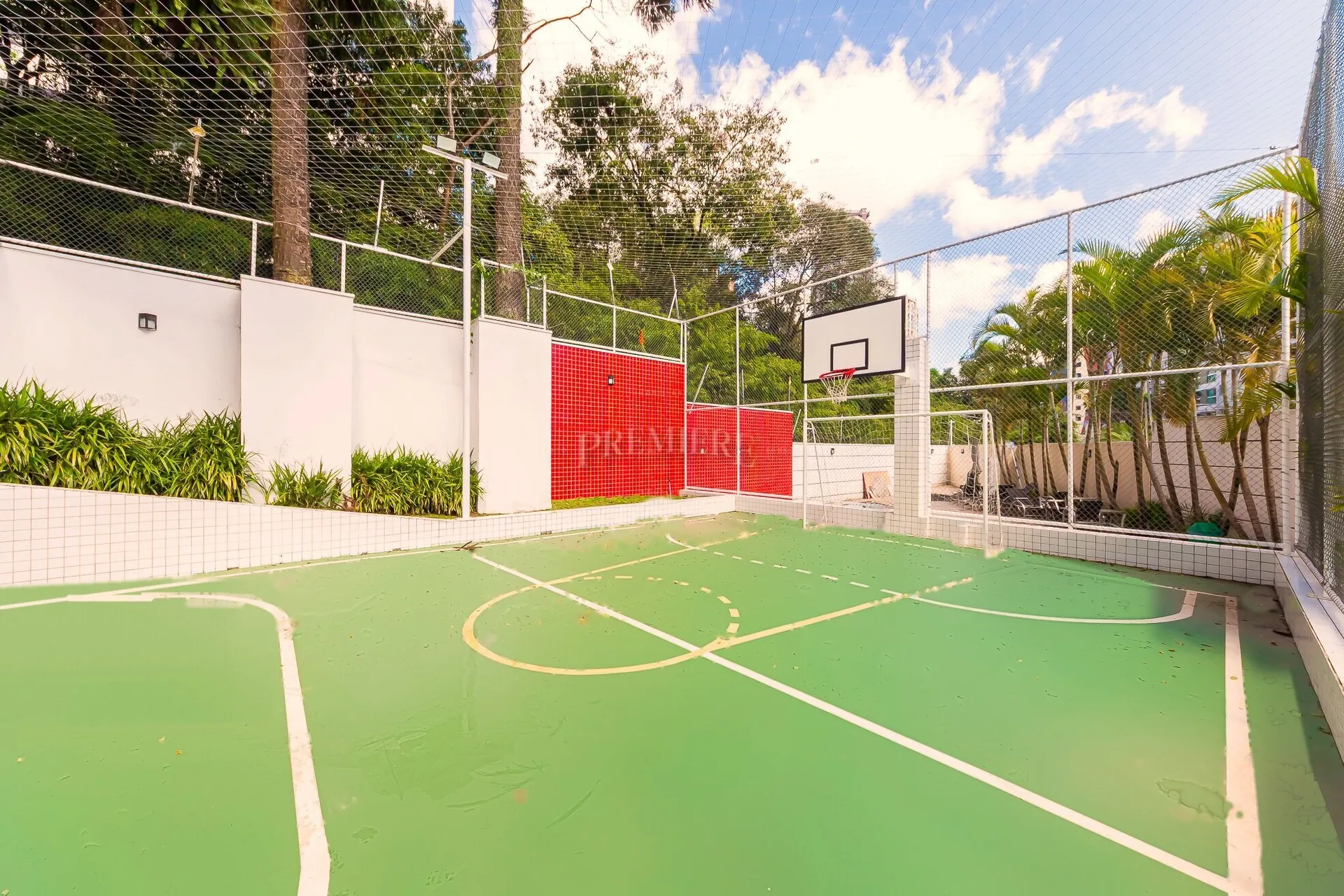 3-bedroom apartment in a building with a gym — photo 8