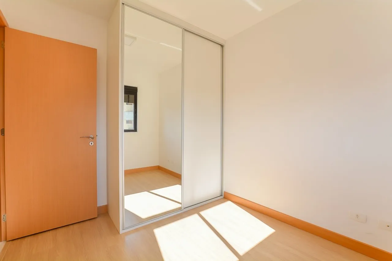 Unfurnished 2-bedroom apartment with 2 bathrooms — photo 13