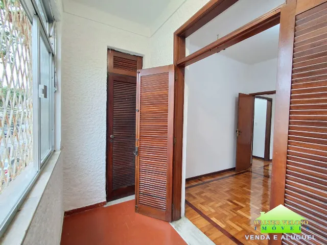 Wood or laminate floors in a 2-bedroom house, 80 m² — photo 4