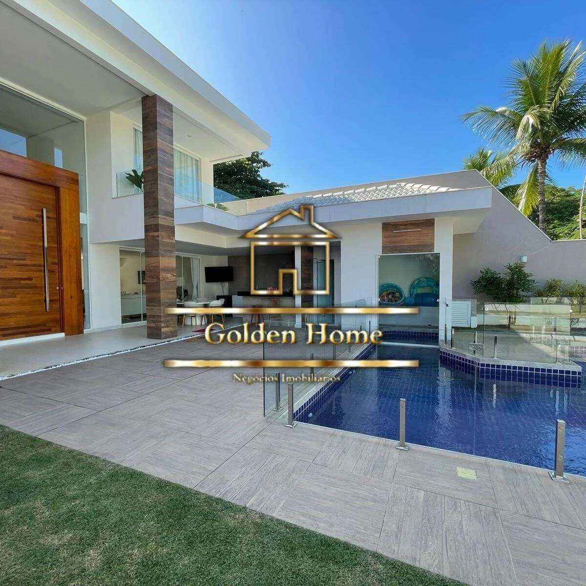 Triplex house with open-plan kitchen and living