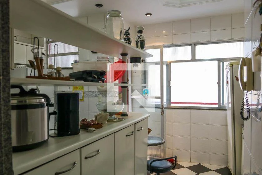 Furnished house with 4 bedrooms and 550 m² with air conditioning — photo 24