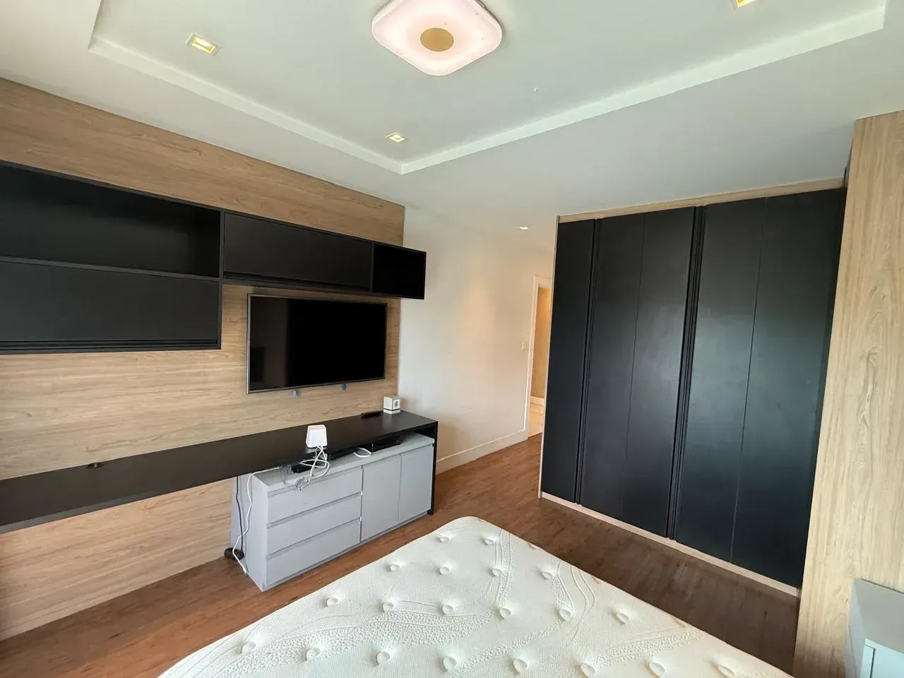 Furnished house with open-plan kitchen, 380 m² — photo 28