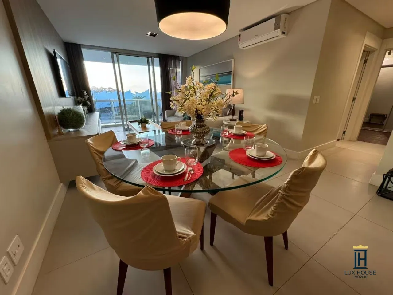 Furnished 2-bedroom apartment with suite and 2 parking — photo 10