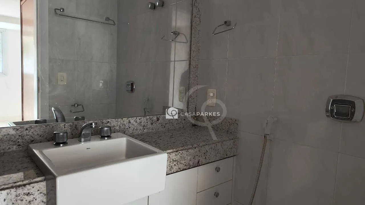 Apartamento de 4 dormitórios com 198 m² e cozinha fechada — photo 14