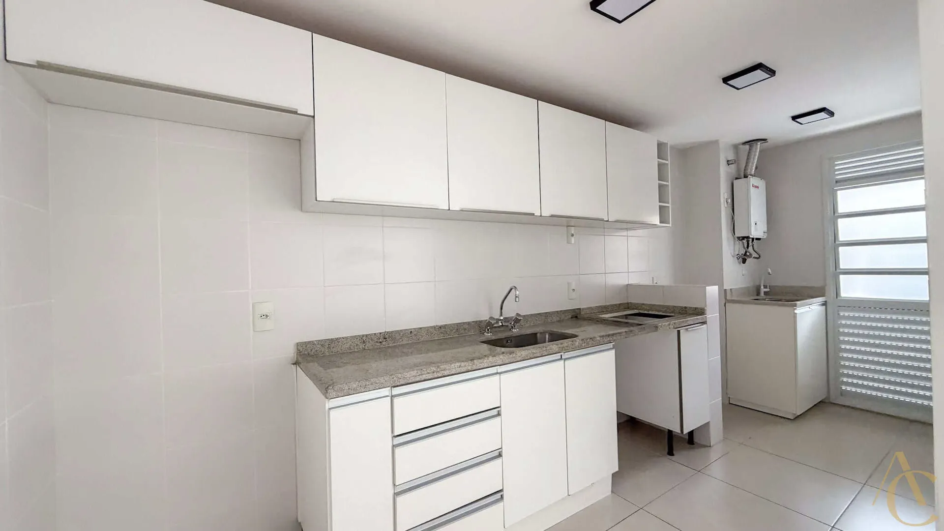Apartamento de 130 m² com 3 quartos e piscina no condomínio — photo 35