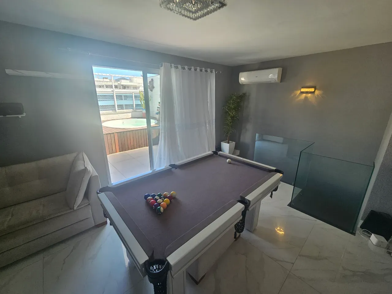 Apartamento com 5 quartos e 5 banheiros em 215 m² — photo 13