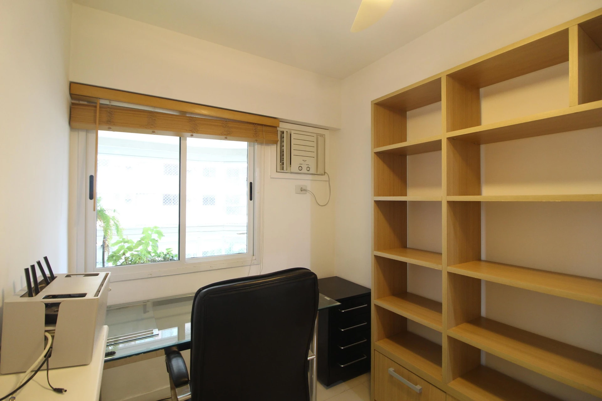 Furnished 3-bedroom apartment with 2 bathrooms — photo 34