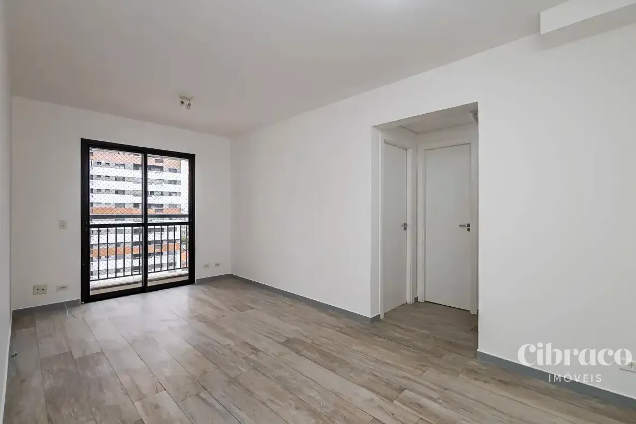 1-bedroom apartment with a balcony and 83.60 m² — photo 2