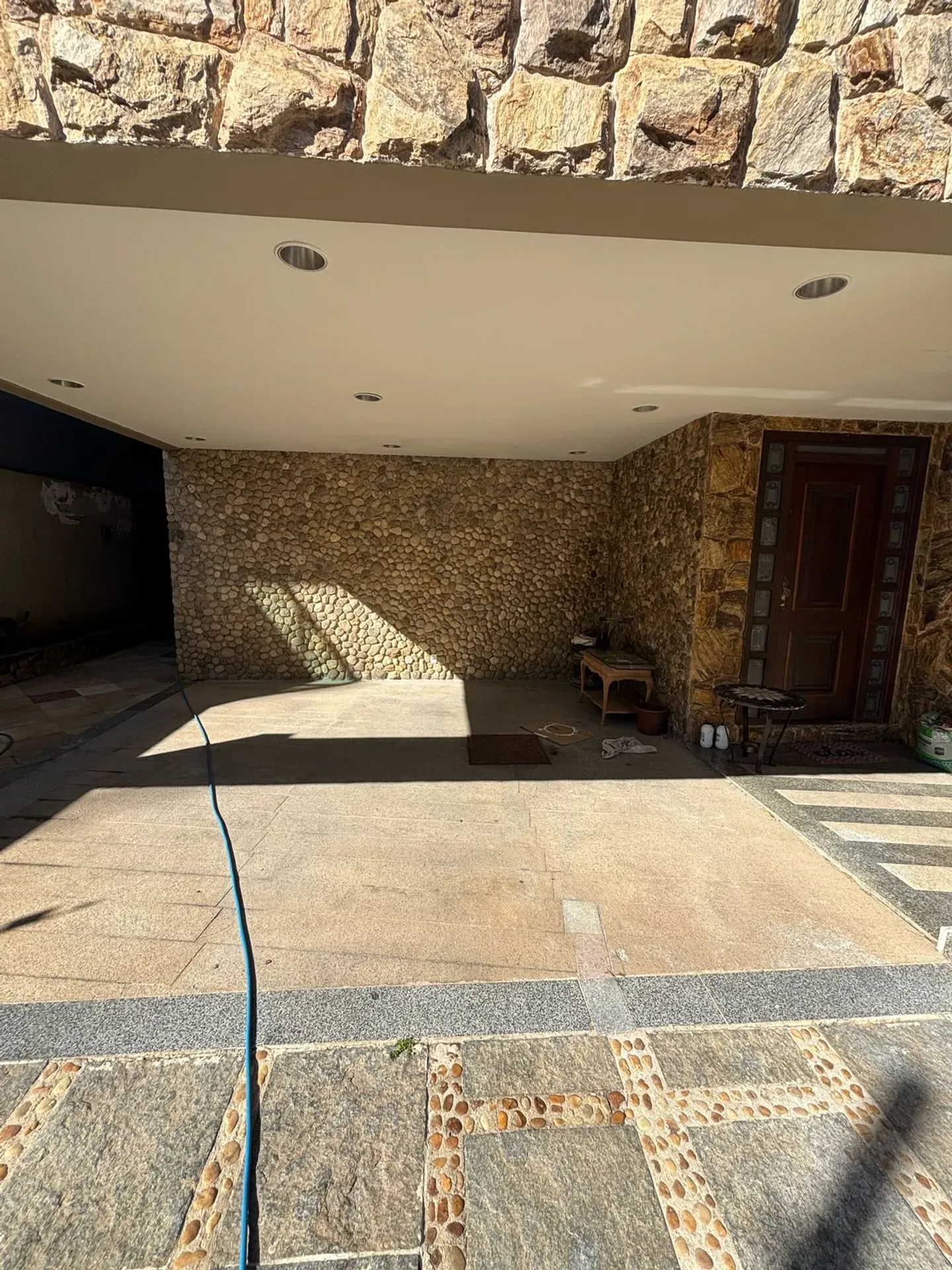 3-bedroom apartment with 5 bathrooms and a balcony — photo 38