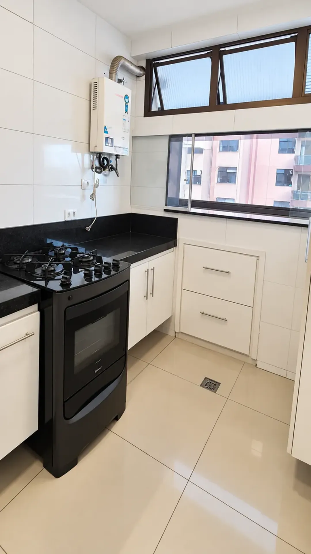 Apartamento no 20º andar com varanda envidraçada — photo 2