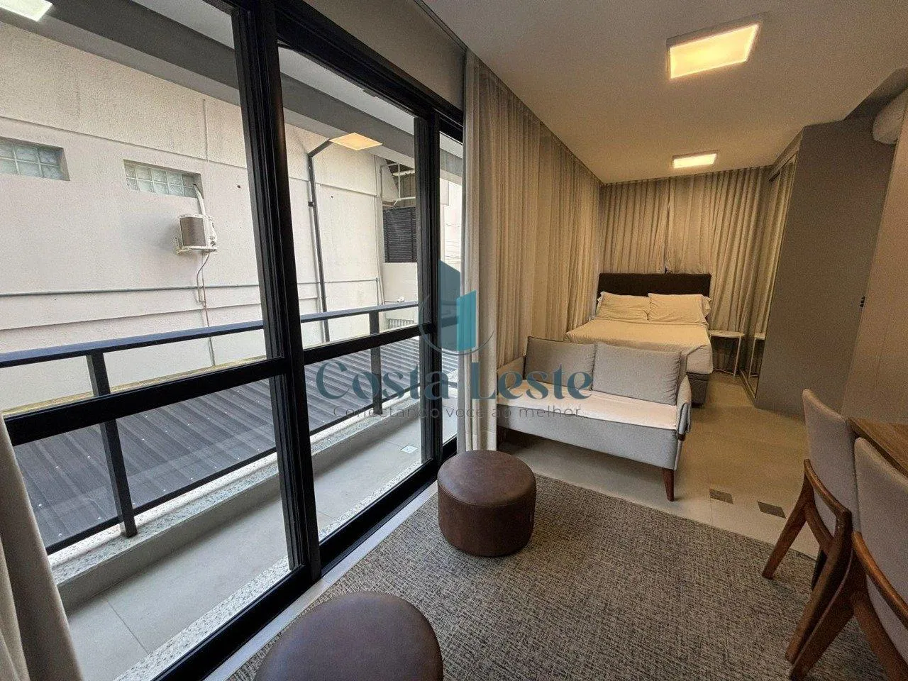 Floor-to-ceiling windows in a one-bedroom apartment, 37 m² — photo 4