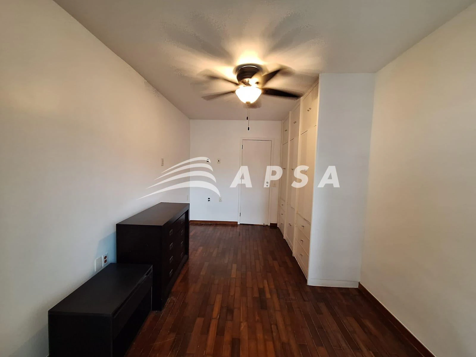 4-bedroom apartment in a building with a sauna — photo 9