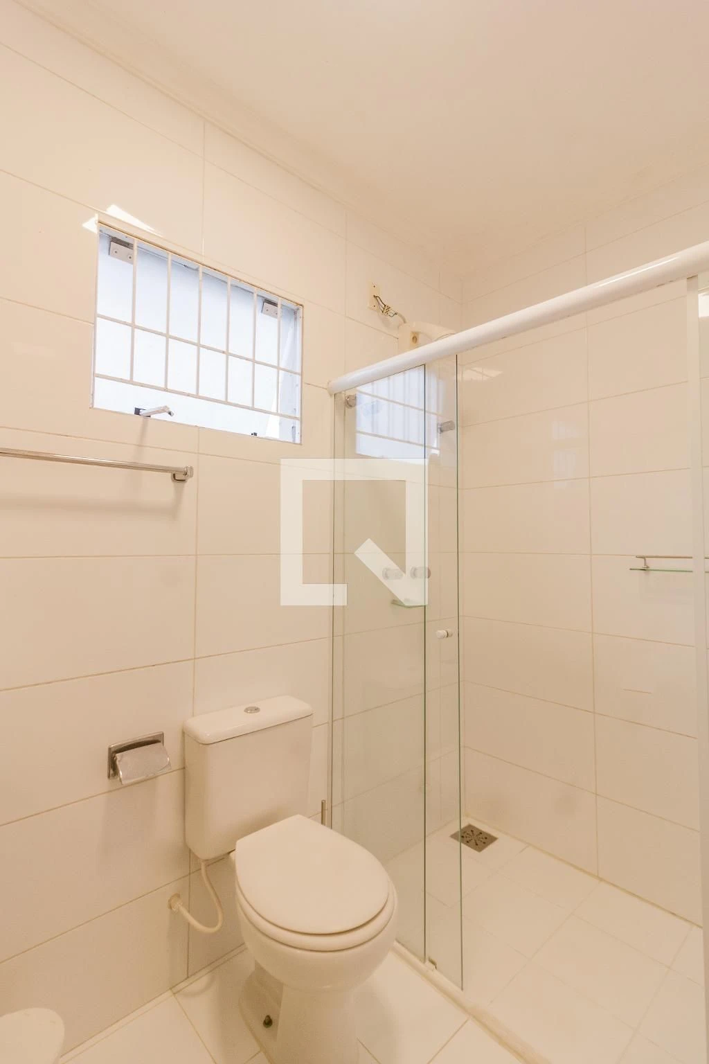 Furnished studio in a building with a pool — photo 29