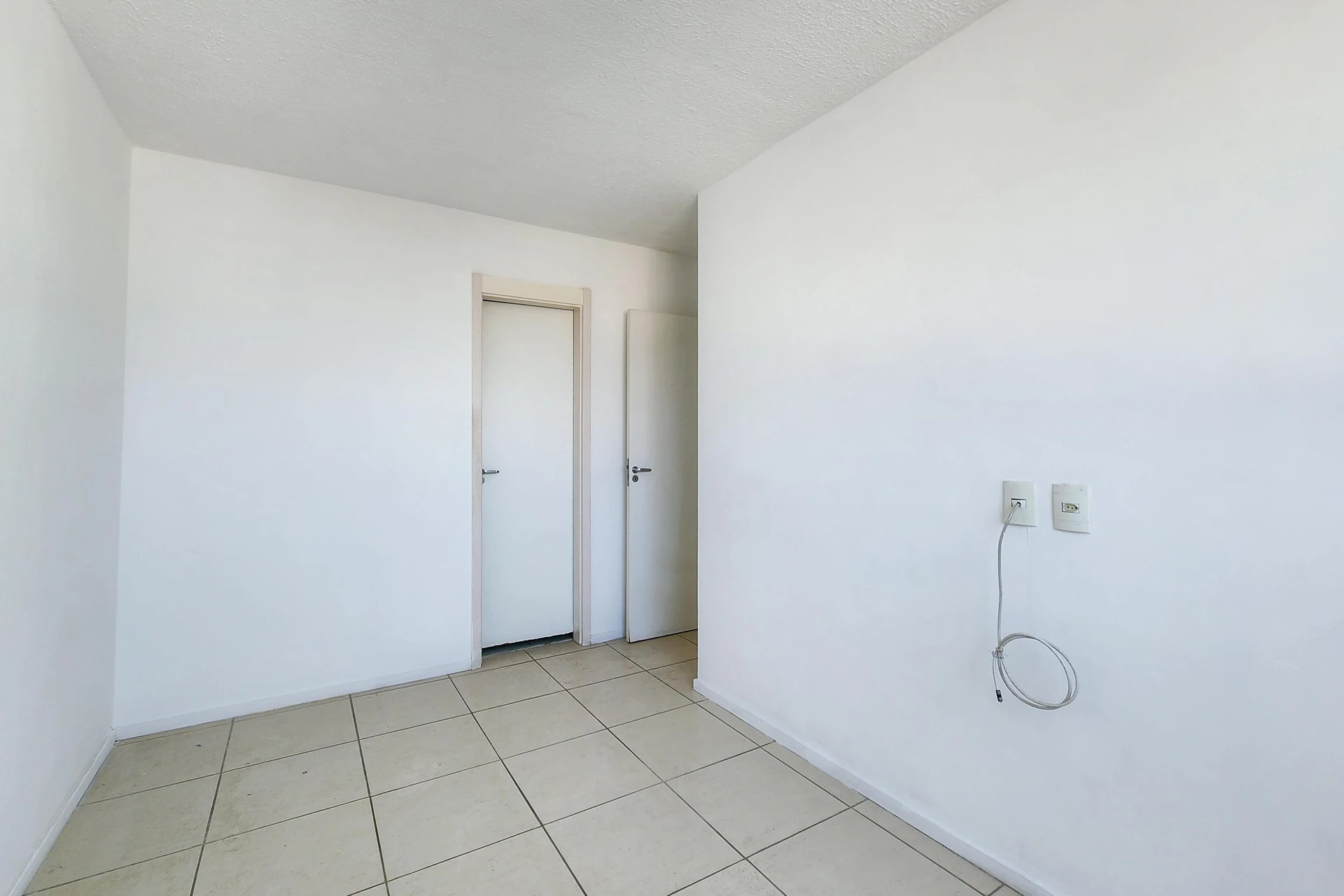 2-bedroom apartment in a building with a gym — photo 26