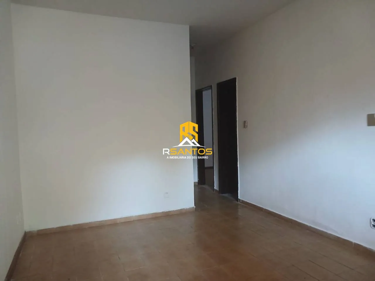 2-bedroom house with a bathtub — photo 10