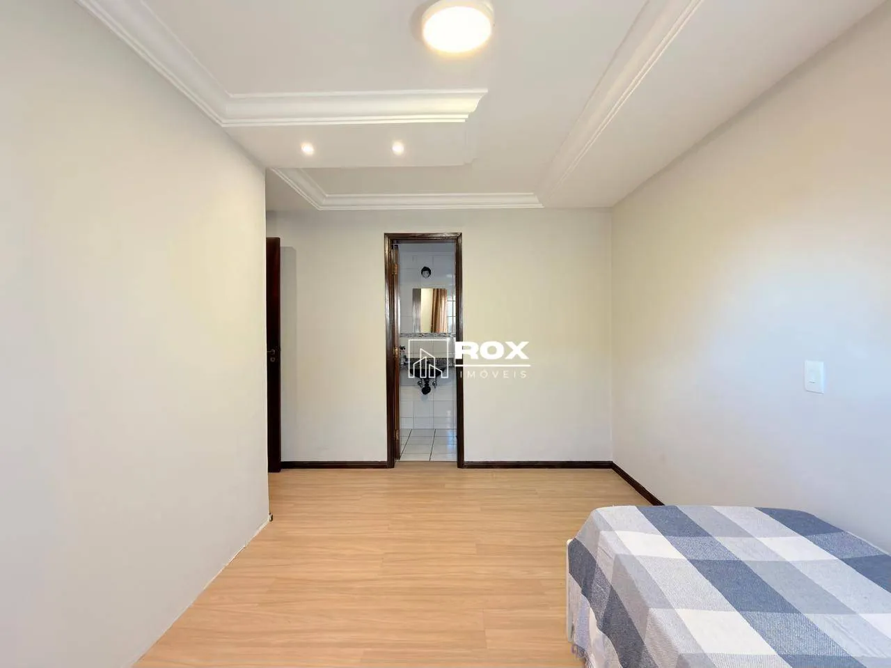 Garden apartment with 3 bedrooms and 1 en-suite — photo 15