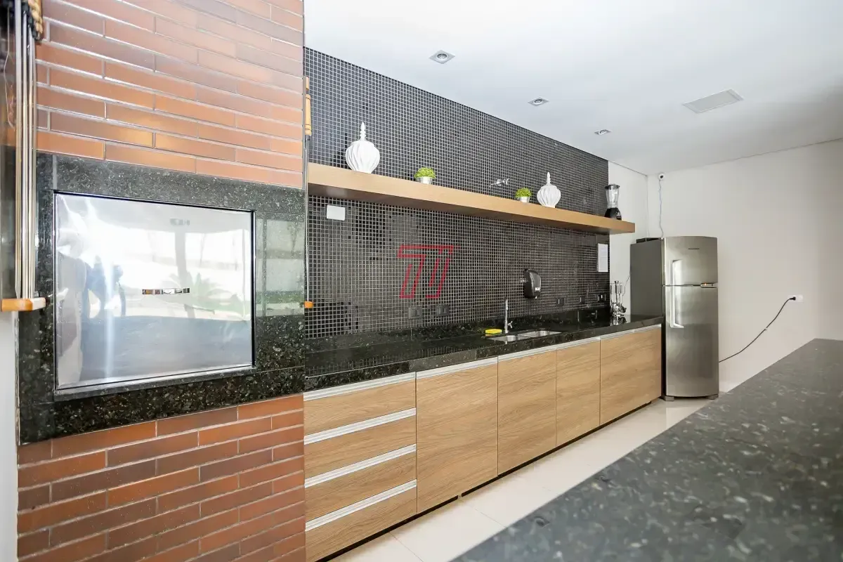 3-bedroom apartment with 197 m², 2 parking spots and balcony — photo 56