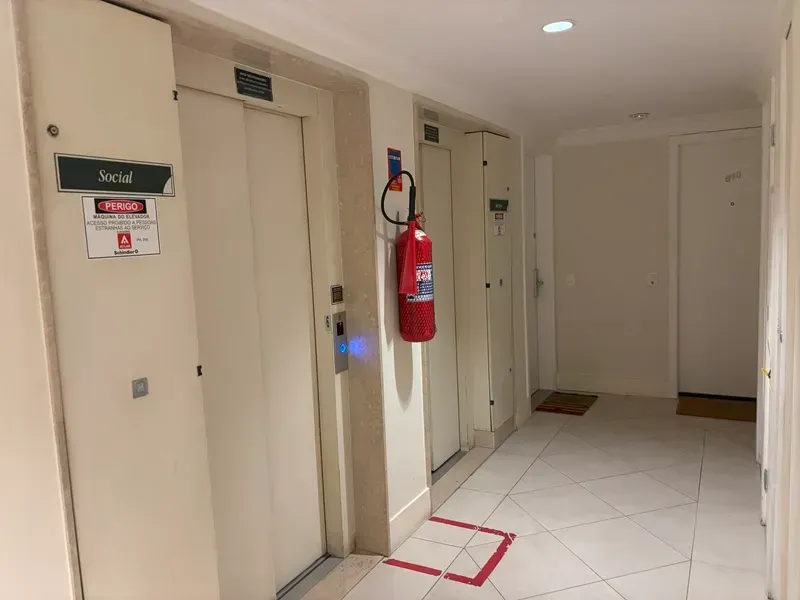 Apartamento sem mobília com cozinha americana a gás — photo 13