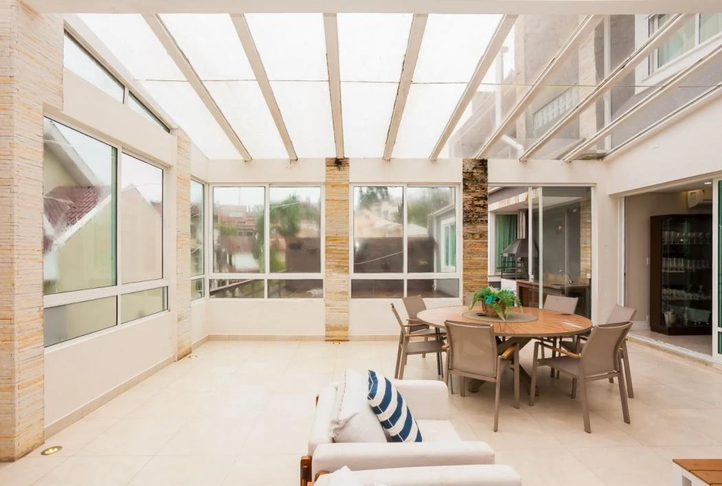 4-bedroom house with floor-to-ceiling windows — photo 27