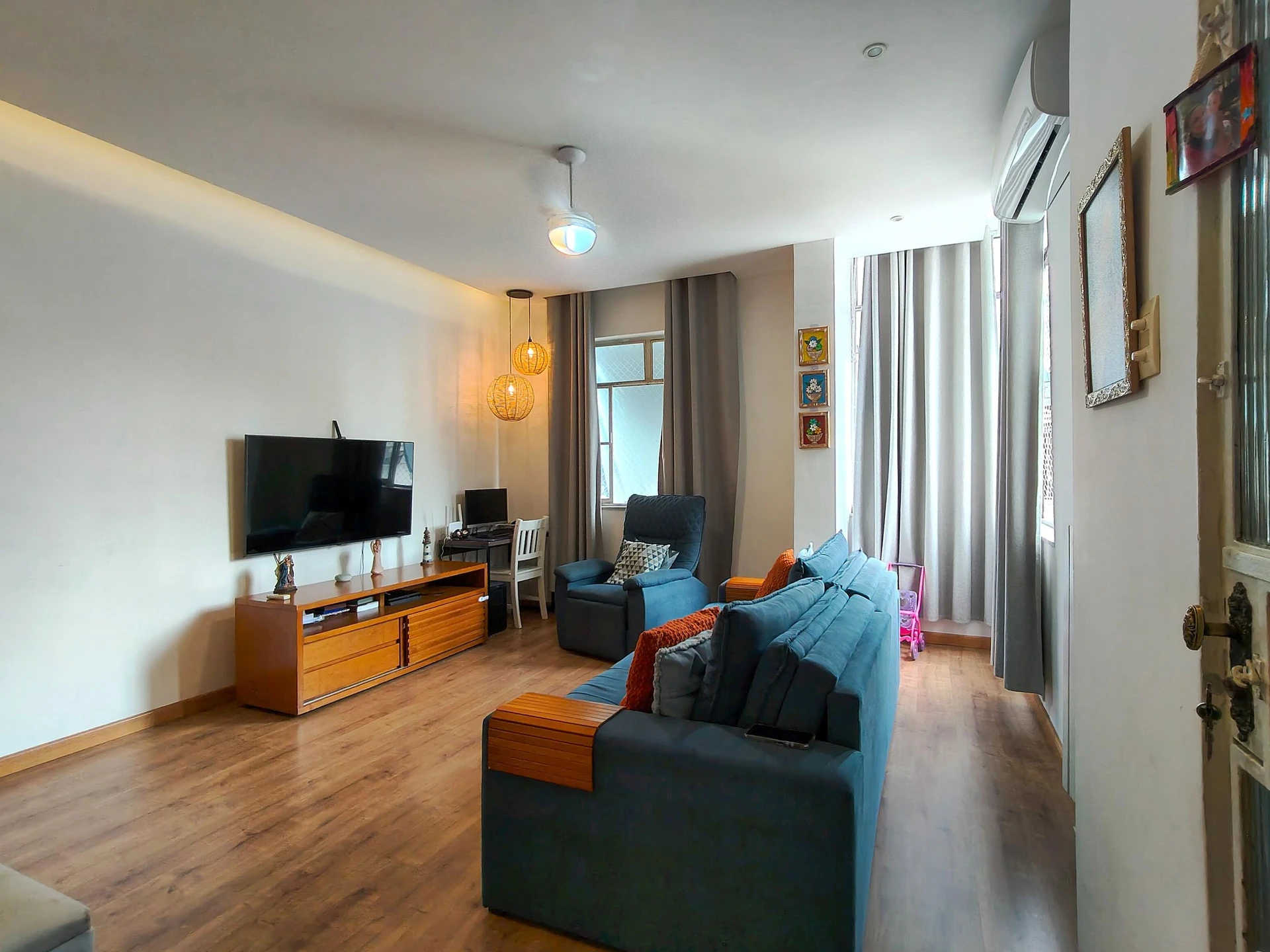 3-bedroom apartment with a mountain view in Rio de Janeiro