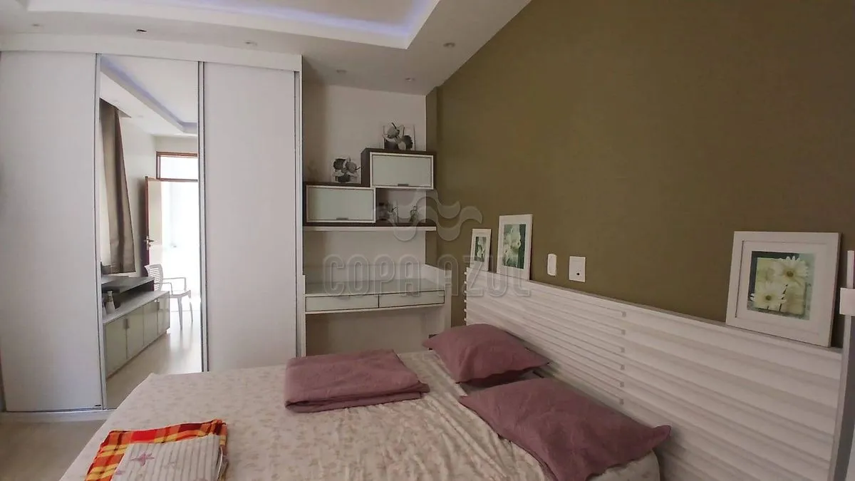 One-bedroom apartment with a mountain view in Rio de Janeiro — photo 24