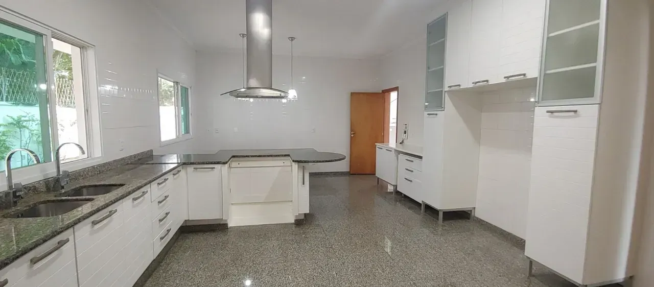 Apartamento sem mobília com 4 quartos e 5 banheiros — photo 5