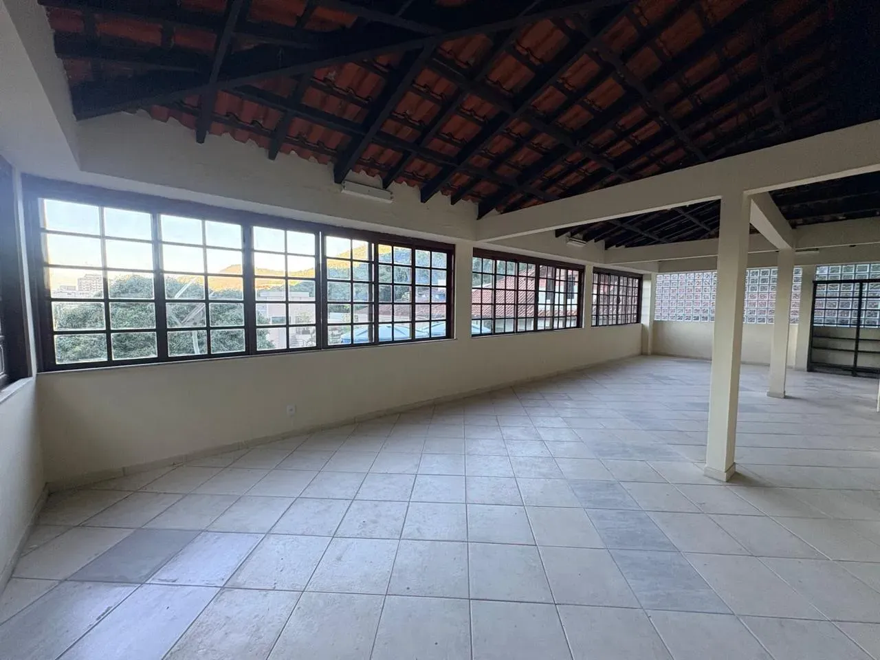 Casa para locação com 4 quartos e 5 banheiros — photo 33