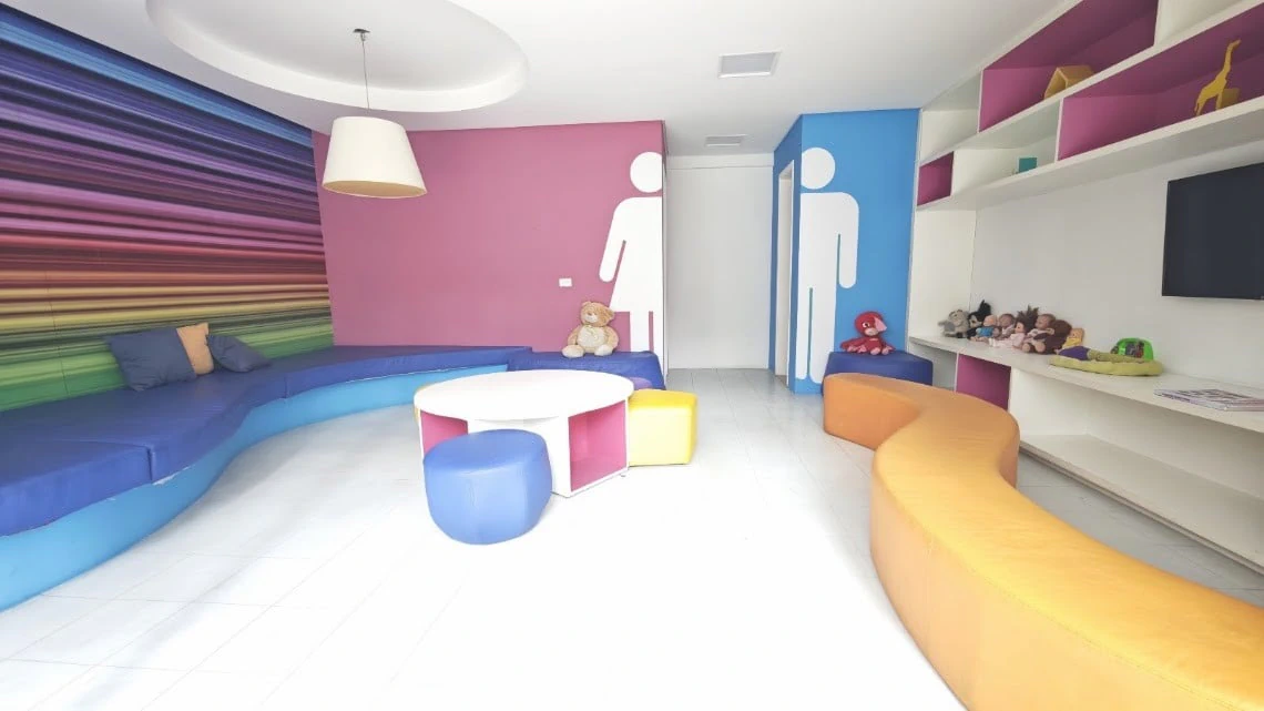 Studio com janelas do piso ao teto, Centro — photo 22