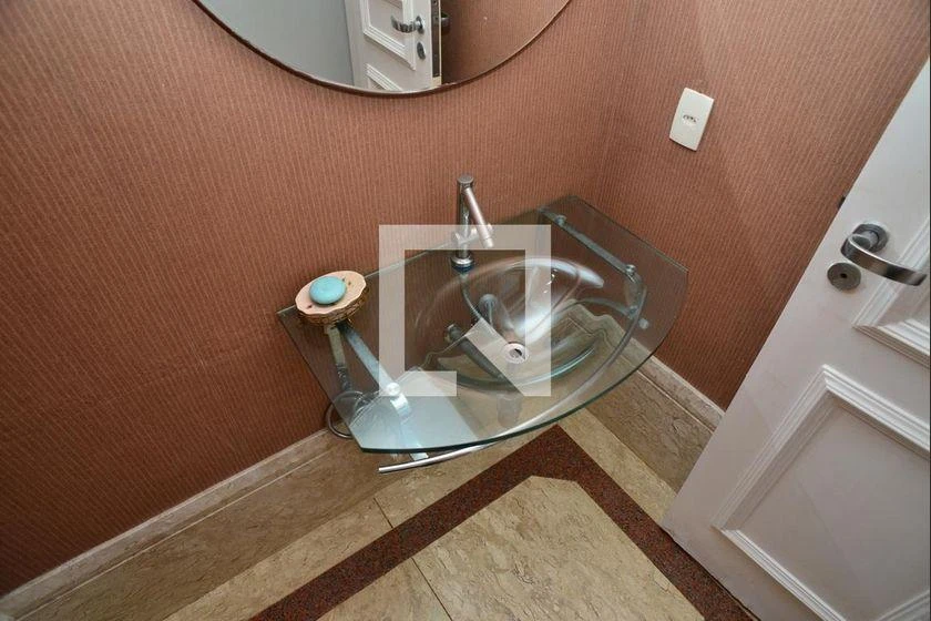 Apartamento de 4 quartos com 215 m² e varanda envidraçada — photo 3