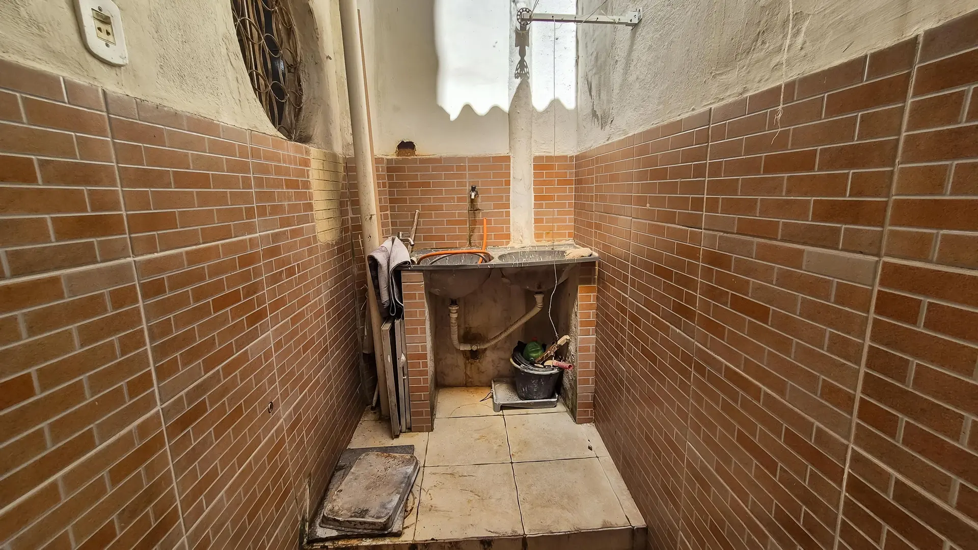 Невмебльована квартира з 2 спальнями та компактною кухнею — photo 8